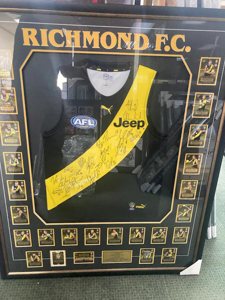 Richmond Tigers 2019 Premiership Team Signed Jumper With Cards