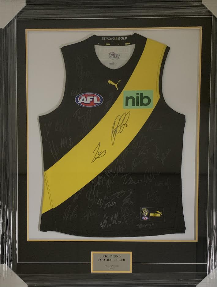 RICHMOND TIGERS 2022 SQUAD SIGNED GUERNSEY FRAMED