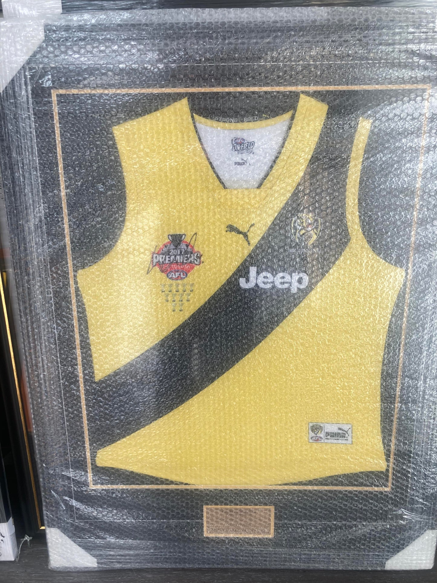 Richmond 2017 Premiership Jersey Signed Dustin Martin Framed