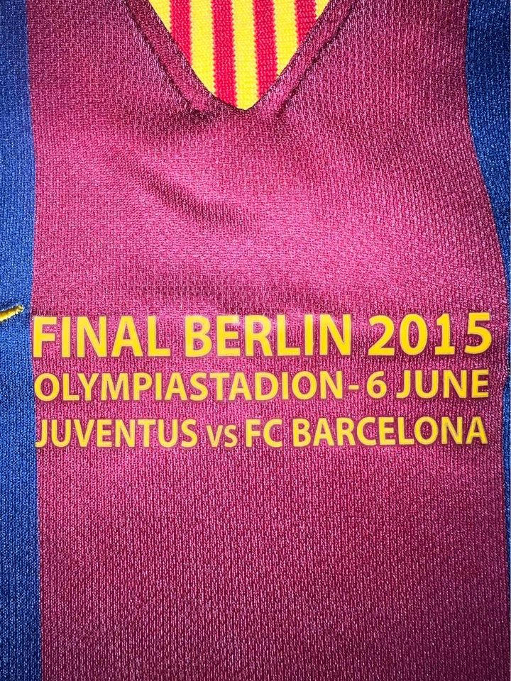 Luis Suárez  Barcelona 2014/15 UCL Final Kit (L)