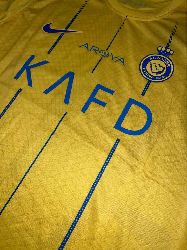 Cristiano Ronaldo Al Nassr 2023/24 Home Kit (L)