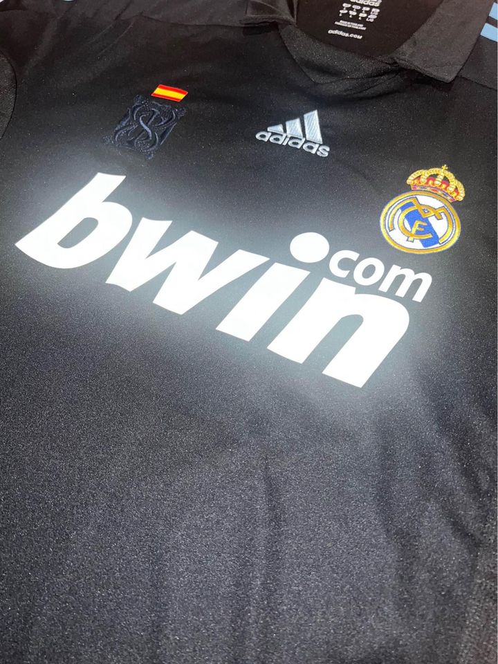 Cristiano Ronaldo Real Madrid 09/10 Away Kit (L)