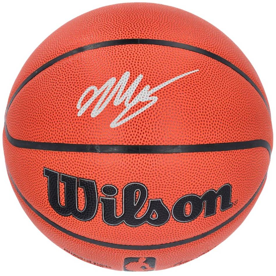 BASKETBALL-VICTOR WEMBANYAMA SIGNED WILSON BASKETBALL